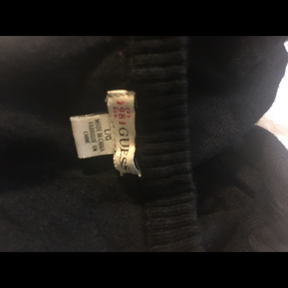 Guess black and white sweater size small - Picture 4 of 4